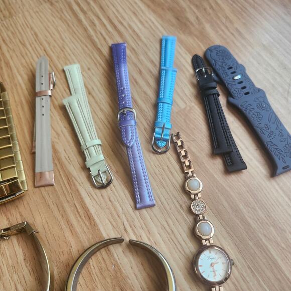 Fossil Geneva Relic Assorted Wristwatch Lot Untested Bands Repair Parts Quartz